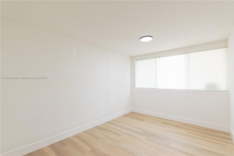 Villa ou maison à vendre à Fort Lauderdale, Floride: 3 chambres, 91.42 m2 № 1931334 - photo 18