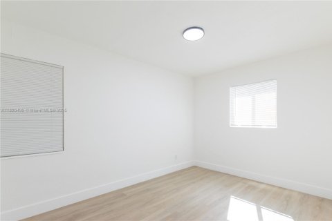 Villa ou maison à vendre à Fort Lauderdale, Floride: 3 chambres, 91.42 m2 № 1931334 - photo 13