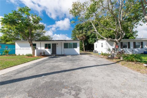 Villa ou maison à vendre à Fort Lauderdale, Floride: 3 chambres, 91.42 m2 № 1931334 - photo 2