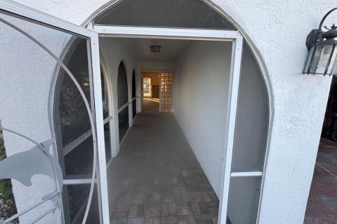 Casa en venta en Apollo Beach, Florida, 3 dormitorios, 136.94 m2 № 1598725 - foto 4