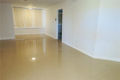 Снять в аренду кондоминиум в Окленд-Парк, Флорида 1 спальня, 78.41м2, № 2004708 - фото 8