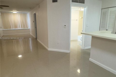 Снять в аренду кондоминиум в Окленд-Парк, Флорида 1 спальня, 78.41м2, № 2004708 - фото 7