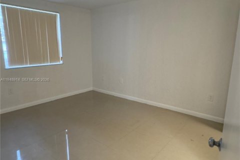 Снять в аренду кондоминиум в Окленд-Парк, Флорида 1 спальня, 78.41м2, № 2004708 - фото 9