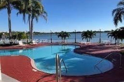 Снять в аренду кондоминиум в Окленд-Парк, Флорида 1 спальня, 78.41м2, № 2004708 - фото 17