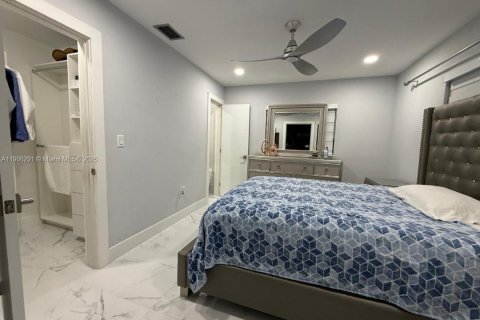 Casa en venta en Miami, Florida, 4 dormitorios, 233 m2 № 1963759 - foto 15