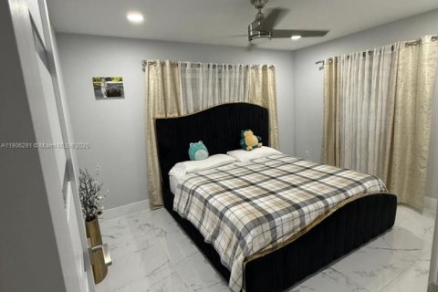 Casa en venta en Miami, Florida, 4 dormitorios, 233 m2 № 1963759 - foto 17