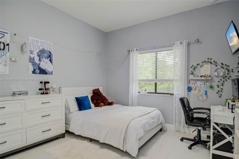 House in Lehigh Acres, Florida 3 bedrooms № 1850407 - photo 14