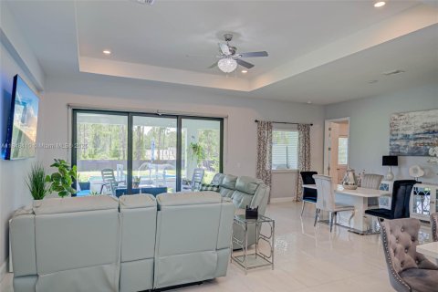 House in Lehigh Acres, Florida 3 bedrooms № 1850407 - photo 11
