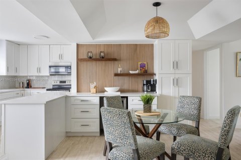 Condo in Lake Worth, Florida, 3 bedrooms № 1962091 - photo 6