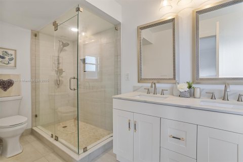 Condo in Lake Worth, Florida, 3 bedrooms № 1962091 - photo 17