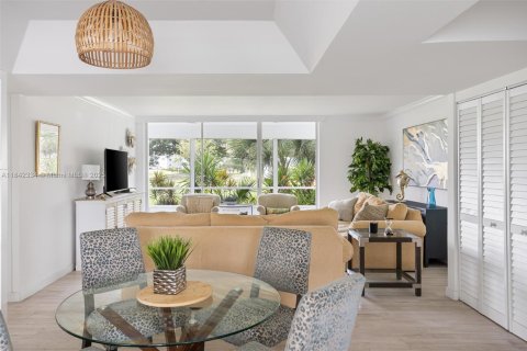 Condo in Lake Worth, Florida, 3 bedrooms № 1962091 - photo 7