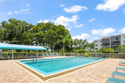 Condo in Lake Worth, Florida, 3 bedrooms № 1962091 - photo 24