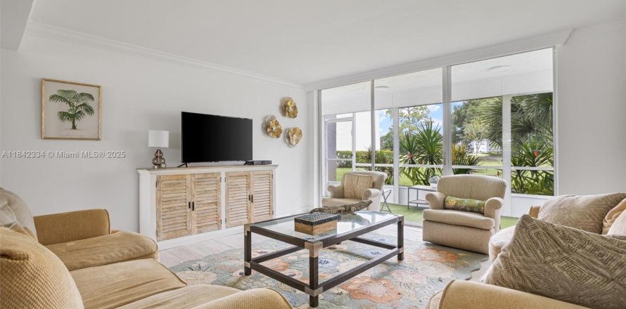 Condo in Lake Worth, Florida, 3 bedrooms № 1962091