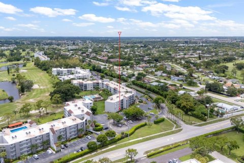 Condo in Lake Worth, Florida, 3 bedrooms № 1962091 - photo 29