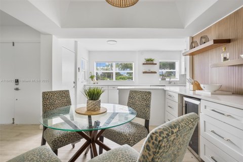 Condo in Lake Worth, Florida, 3 bedrooms № 1962091 - photo 10