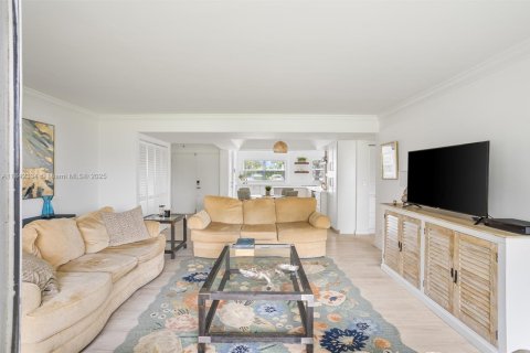 Condo in Lake Worth, Florida, 3 bedrooms № 1962091 - photo 4