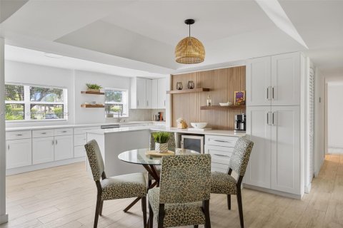 Condo in Lake Worth, Florida, 3 bedrooms № 1962091 - photo 11