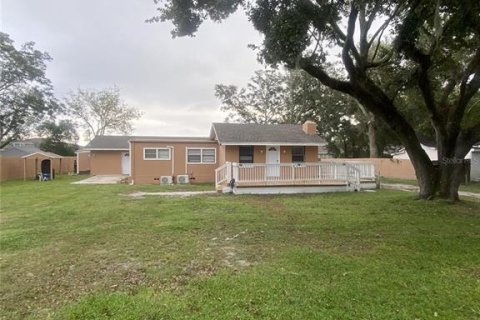 Commercial property in Kissimmee, Florida 8 bedrooms, 464.51 sq.m. № 1411649 - photo 1