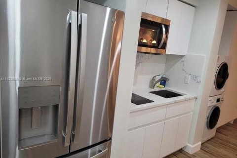 Copropriété à louer à Miami, Floride: 33.91 m2 № 1934152 - photo 3