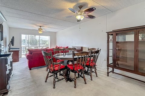 Condo in Saint Petersburg, Florida, 2 bedrooms  № 1751452 - photo 11