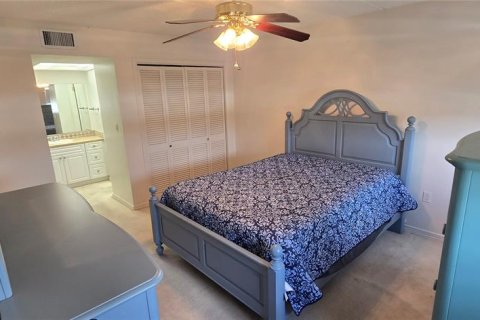 Condo in Saint Petersburg, Florida, 2 bedrooms  № 1751452 - photo 19