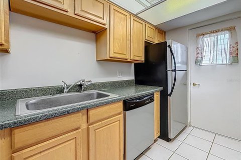 Condo in Saint Petersburg, Florida, 2 bedrooms  № 1751452 - photo 16