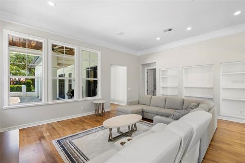 House in Orlando, Florida 3 bedrooms, 288.37 sq.m. № 1782709 - photo 21