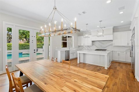 House in Orlando, Florida 3 bedrooms, 288.37 sq.m. № 1782709 - photo 14