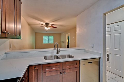 Copropriété à vendre à Gainesville, Floride: 2 chambres, 81.2 m2 № 1870615 - photo 9