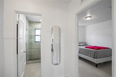 Casa en venta en Miami, Florida, 3 dormitorios № 2001975 - foto 23