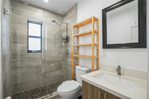 Casa en venta en Miami, Florida, 3 dormitorios № 2001975 - foto 17