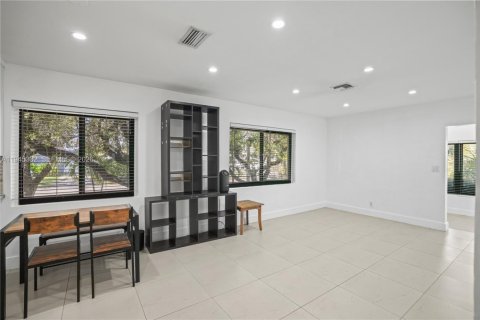 Casa en venta en Miami, Florida, 3 dormitorios № 2001975 - foto 6