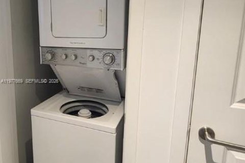 Copropriété à louer à Miami, Floride: 1 chambre, 54.07 m2 № 2041720 - photo 12