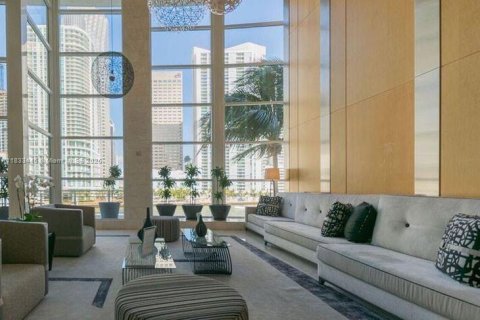 Condo in Miami, Florida, 2 bedrooms  № 1888827 - photo 3