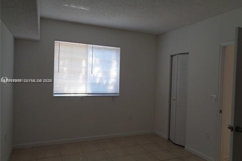 Condo in Davie, Florida, 2 bedrooms  № 2056585 - photo 8