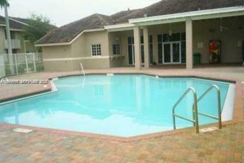 Condo in Davie, Florida, 2 bedrooms  № 2056585 - photo 12