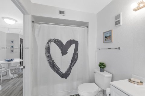 Купить кондоминиум в Санрайз, Флорида 2 спальни, 98.94м2, № 1828999 - фото 23