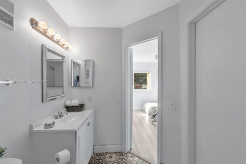 Купить кондоминиум в Санрайз, Флорида 2 спальни, 98.94м2, № 1828999 - фото 14