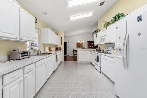 House in Dunnellon, Florida 2 bedrooms, 173.36 sq.m. № 2394046 - photo 15