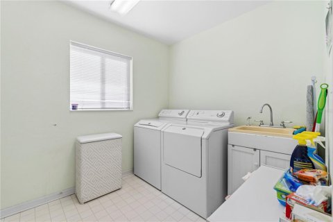 House in Dunnellon, Florida 2 bedrooms, 173.36 sq.m. № 2394046 - photo 17