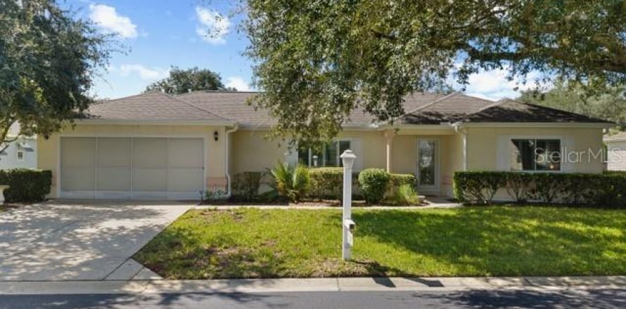 House in Dunnellon, Florida 2 bedrooms, 173.36 sq.m. № 2394046