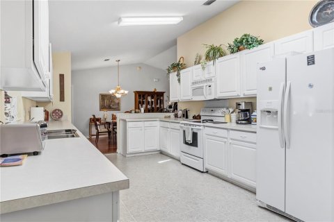 House in Dunnellon, Florida 2 bedrooms, 173.36 sq.m. № 2394046 - photo 6