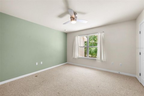 Condo in Gainesville, Florida, 2 bedrooms № 2202874 - photo 12