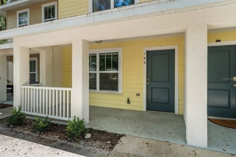 Condo in Gainesville, Florida, 2 bedrooms № 2202874 - photo 2