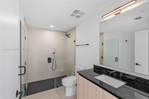Condo in Miami, Florida, 2 bedrooms  № 2262478 - photo 30
