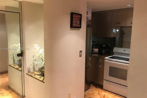 Copropriété à louer à Miami Beach, Floride: 51.1 m2 № 1963060 - photo 22