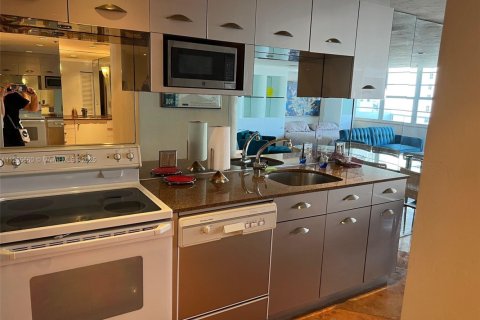 Copropriété à louer à Miami Beach, Floride: 51.1 m2 № 1963060 - photo 17