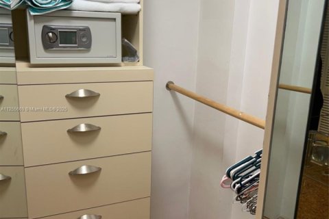 Copropriété à louer à Miami Beach, Floride: 51.1 m2 № 1963060 - photo 23