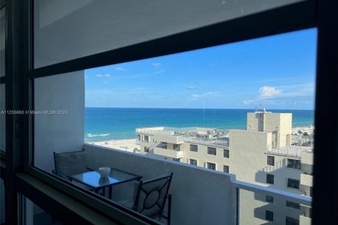 Copropriété à louer à Miami Beach, Floride: 51.1 m2 № 1963060 - photo 12