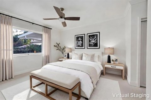 House in South Miami, Florida 3 bedrooms, 153.2 sq.m. № 2073444 - photo 15